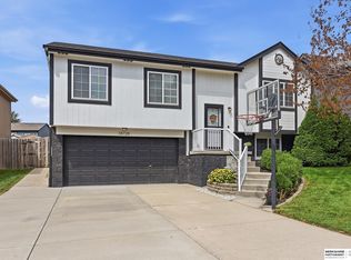 18728 W St, Omaha, NE 68135