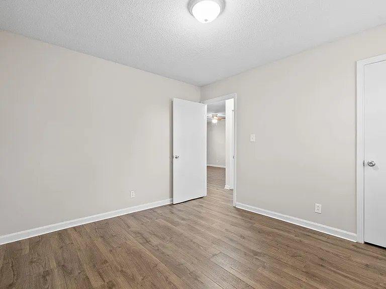 2 Bedroom Pet Friendly Apartment For Rent Near APSU! — Photo 15