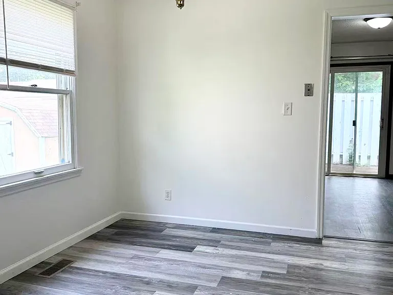 1814 Stratford Dr — Photo 11