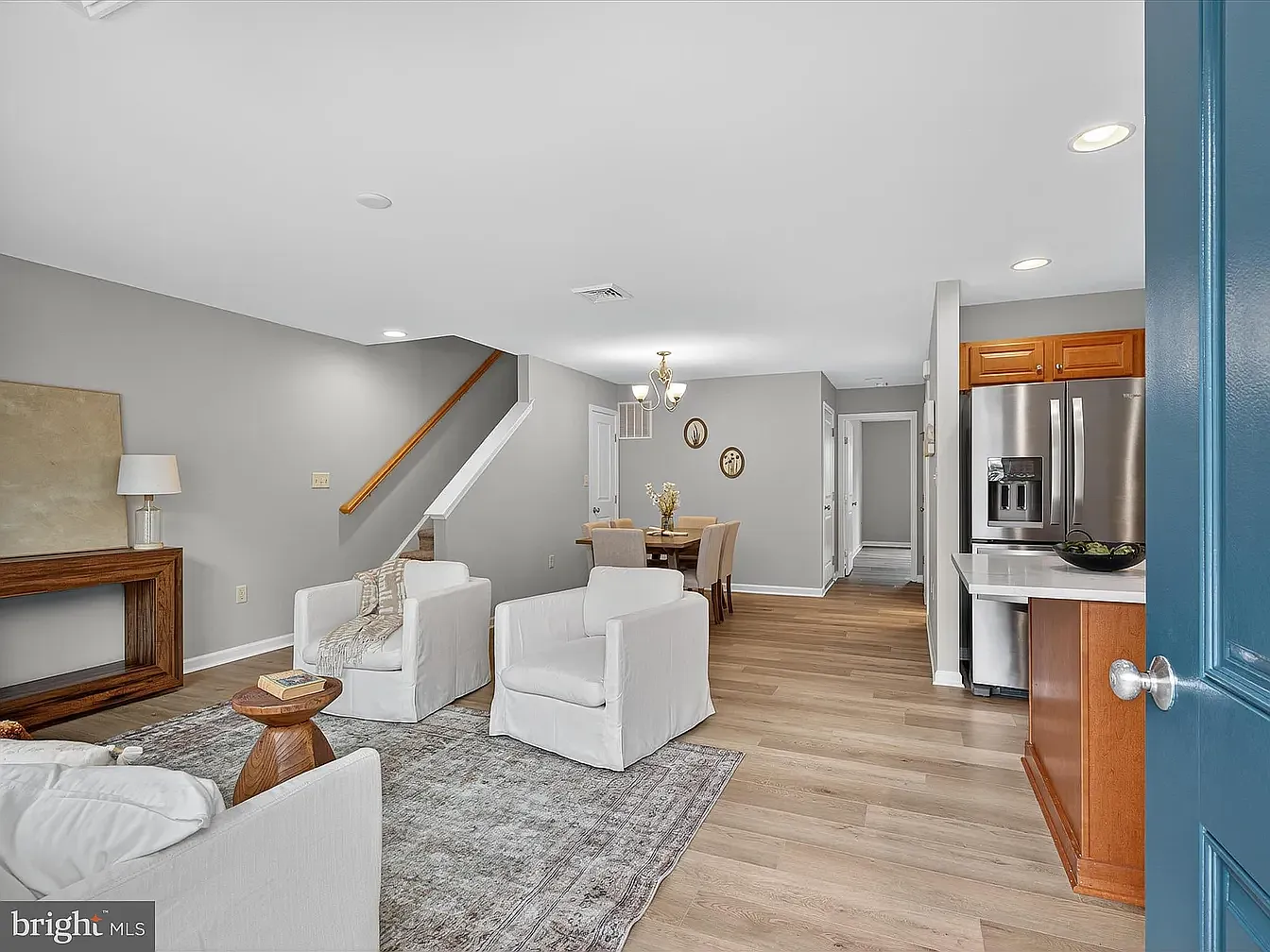 Warren Ct, Willow Street — Photo 2