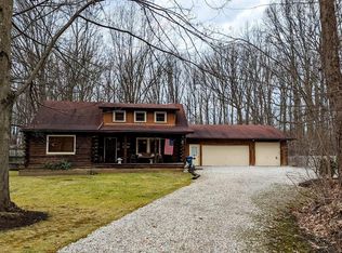 17424 Honeysuckle Ln, Columbia Station, OH 44028