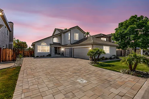 2435 Pinehurst Ct Photo 1