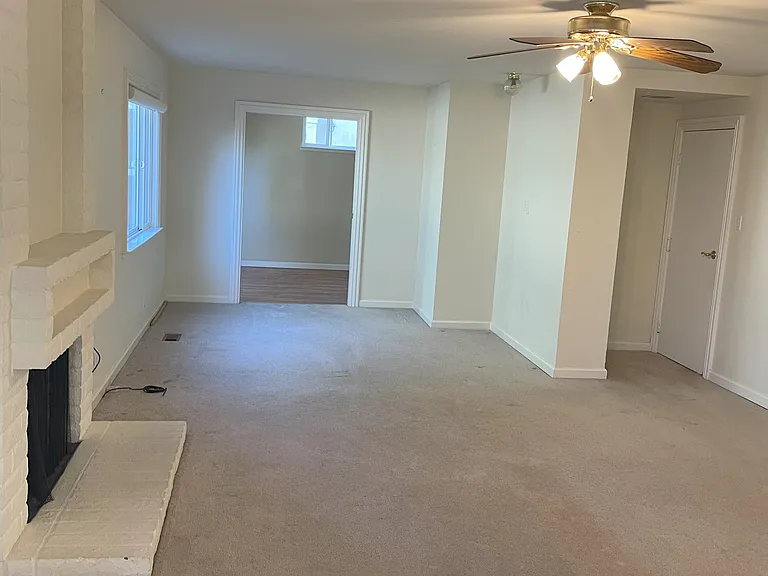 1611 Parkwood Dr — Photo 10