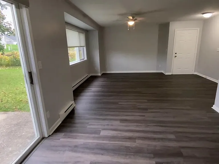 366 S Pearl St — Photo 12