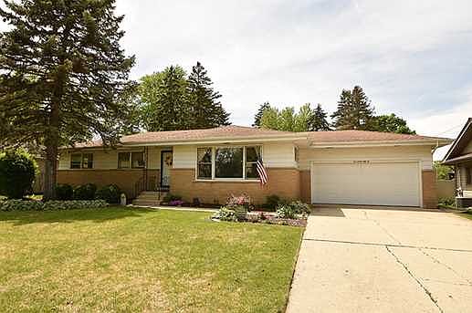 1st image of 136 Evergreen Dr