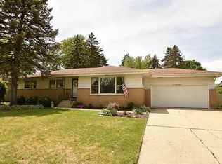 136 Evergreen Dr, Frankfort, IL 60423