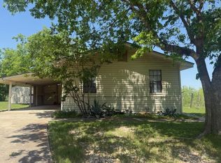 212 Bluebonnet Rd, Lockhart, TX 78644