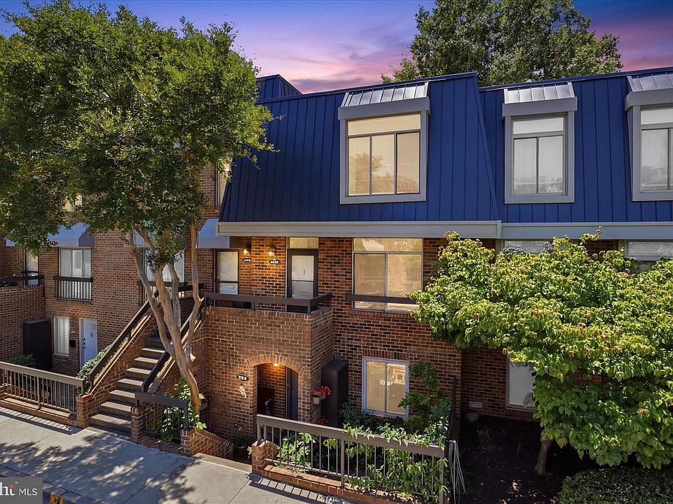 1st image of 656 15th St S #2
