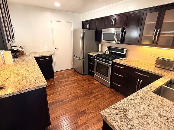 5th image of 445 E Dunne Ave