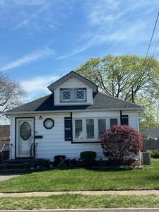 23 cedar ave, Farmingdale, NY, 11735