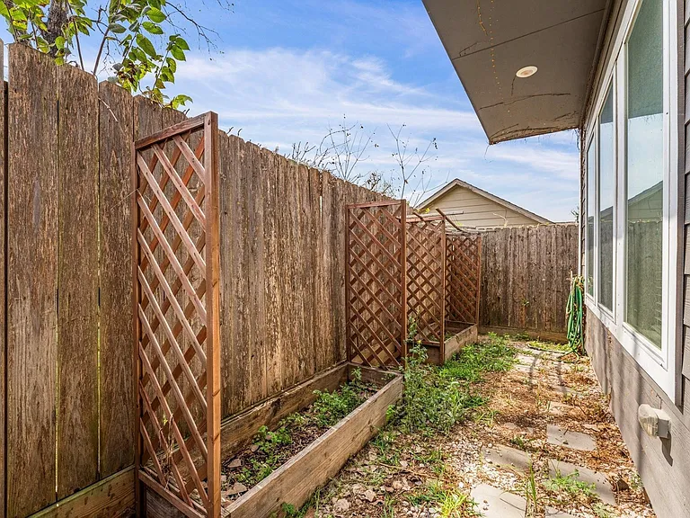 802 Berry Sage Ln — Photo 19