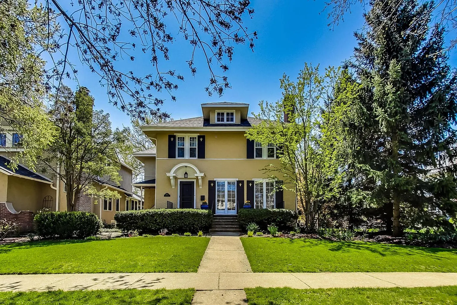 1525 Highland Ave photo 1
