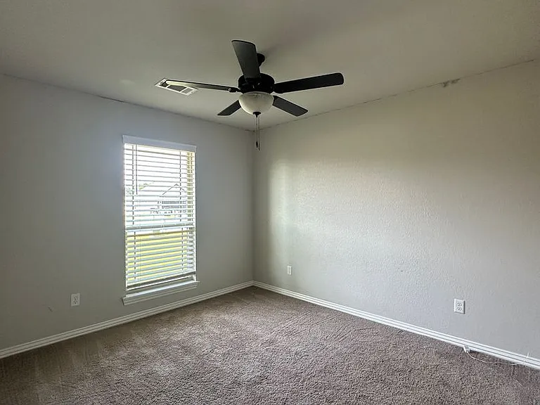 1505 Northridge Dr E — Photo 22