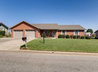 321 Sunset Dr, Mount Vernon, IN 47620