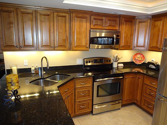 4th image of 44 W Broadway APT 908S