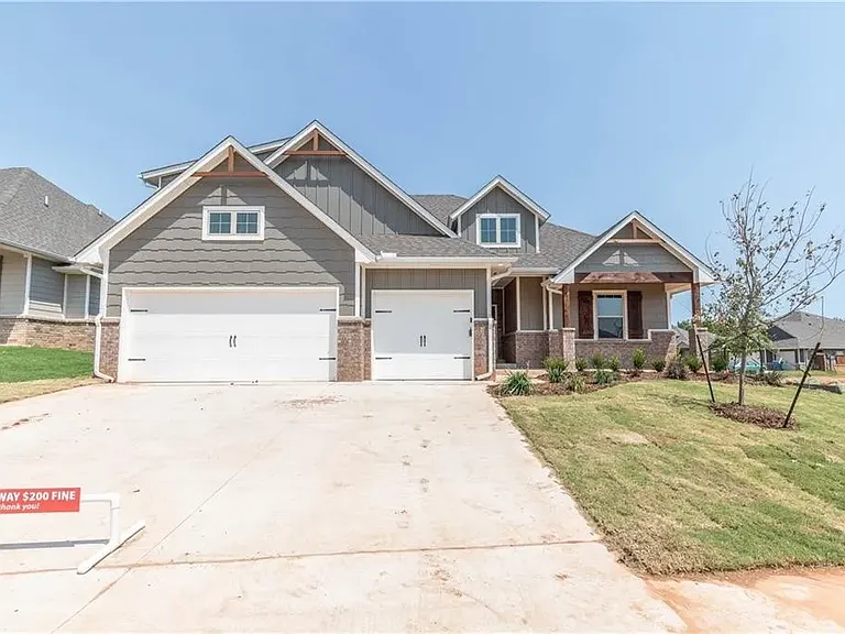 4201 Clevenger Dr — Photo 2