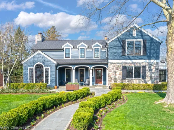 991 N Glenhurst Dr, Birmingham, MI 48009