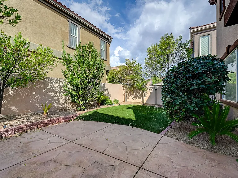 2429 Granada Bluff Ct — Photo 37