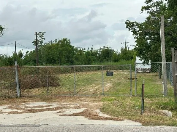 5613 John Martin Rd, Baytown, TX 77521
