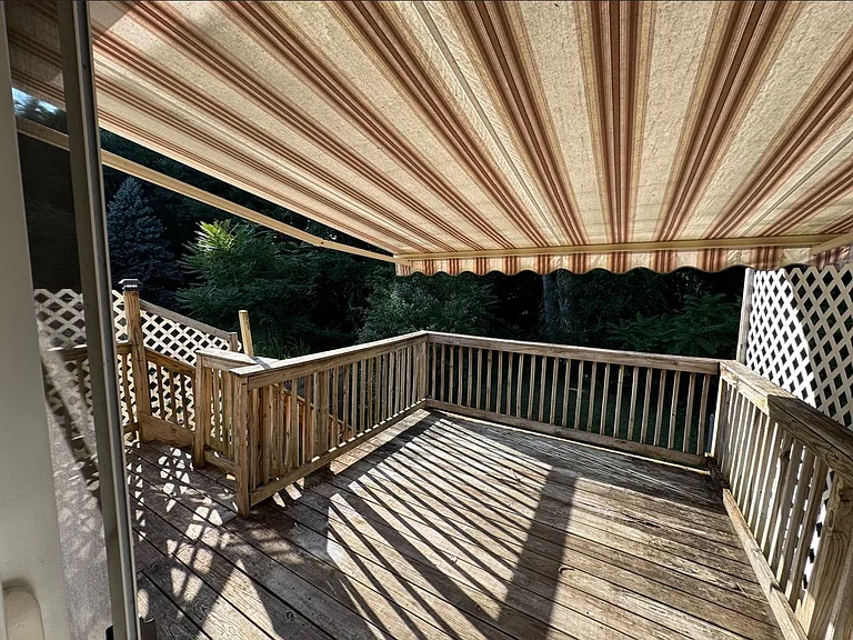 525 Highwood Cir — Photo 24
