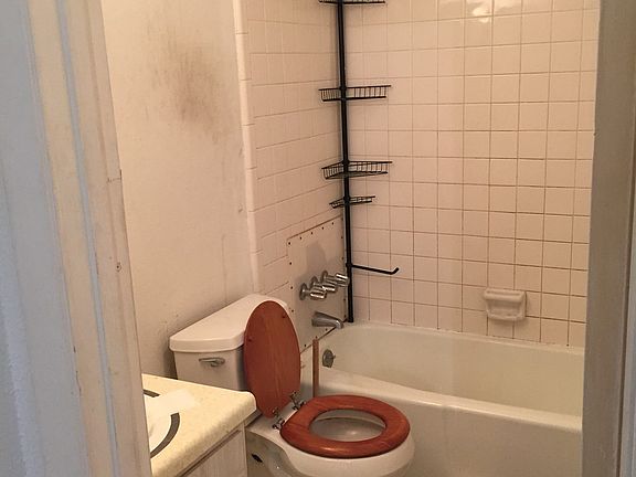 4th image of 2404 Giuffrias Ave APT B