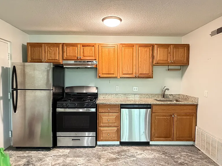 20 Hubbard Ave #10 — Photo 1