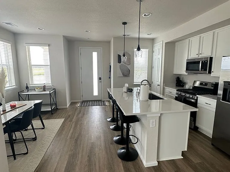 6222 Kinston Pkwy — Photo 1