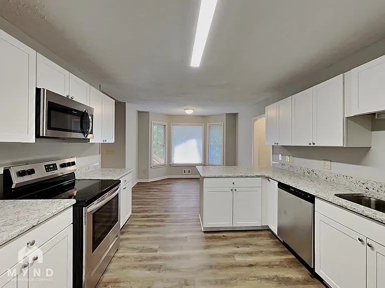 1186 Bay Ridge Dr — Photo 4