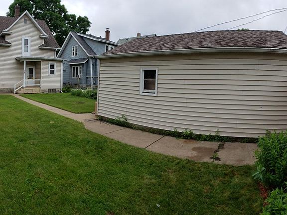 3rd image of 807 Juno Ave
