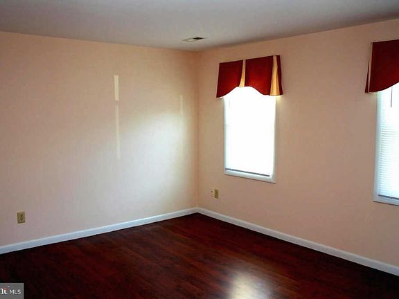 5th image of 5221 Magnolia Pl
