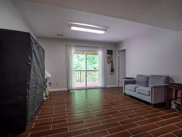 612 Rhodora Rdg — Photo 11