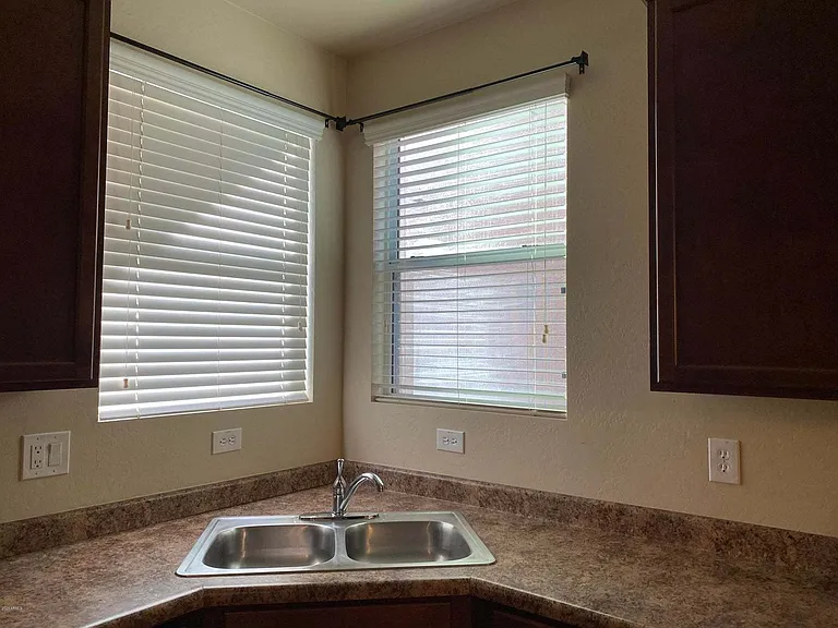 957 S Wallrade Ln — Photo 5