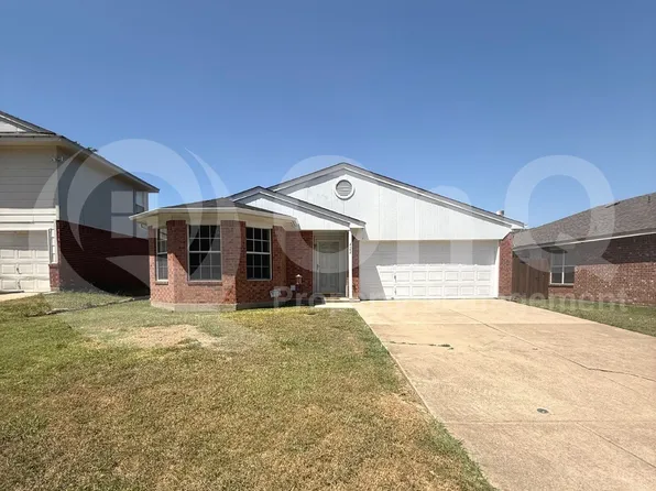 422 Blueberry Hill Ln, Mansfield, TX 76063