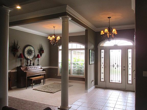 3rd image of 100 Park Hills Ct