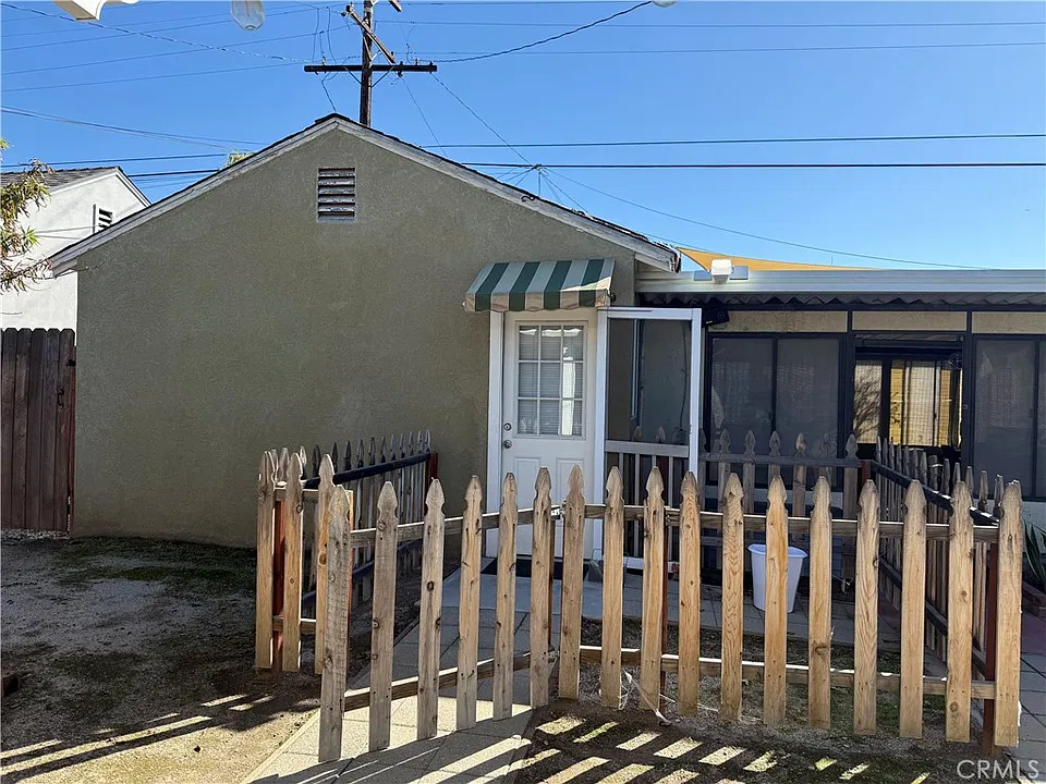 1312 College Ave