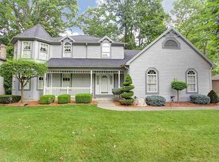 1404 Sanders Dr, Auburn, IN