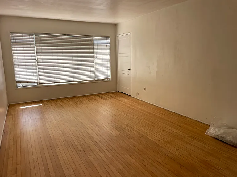 15 Cerritos Ave #11 — Photo 3