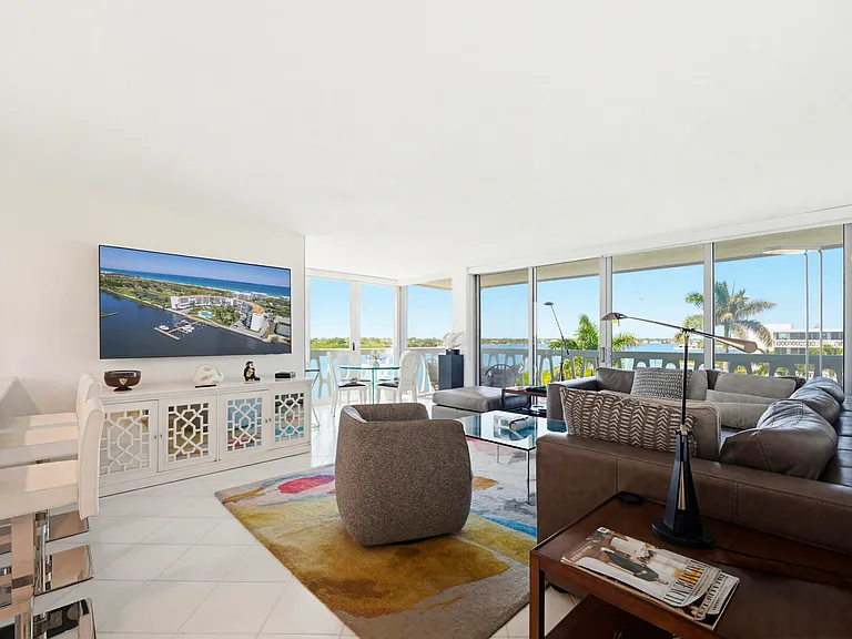 2505 S Ocean Blvd — Photo 4