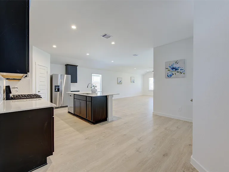 8038 Tropea Dr — Photo 11