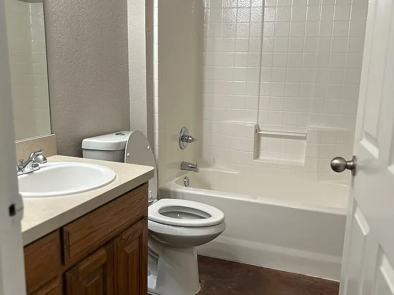 408 Oak St — Photo 11
