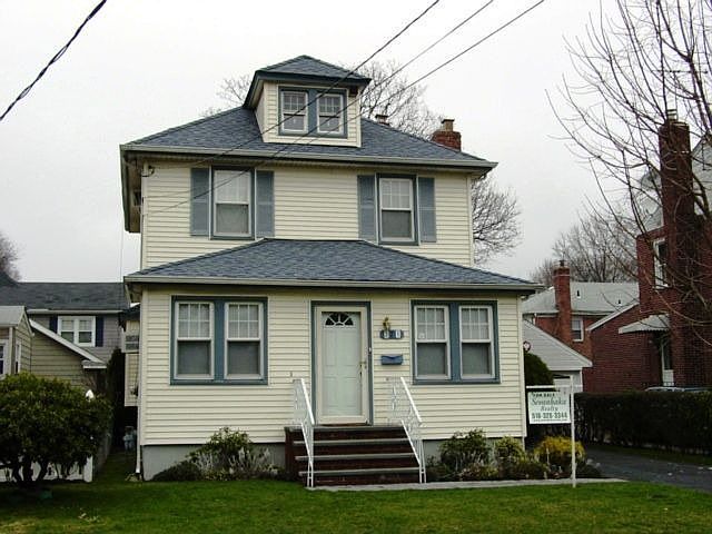 1st image of 271 Bryant Ave
