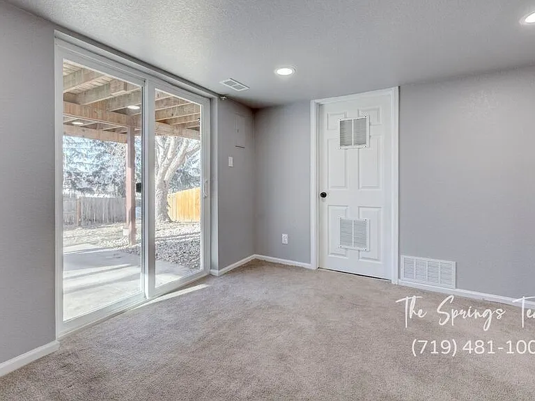 6460 Bugle Dr — Photo 40