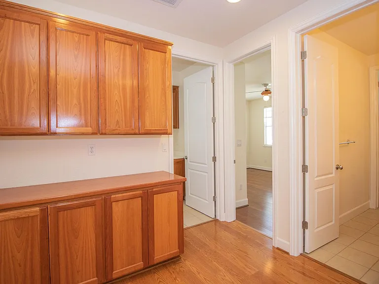 6239 Newhaven Ln — Photo 40