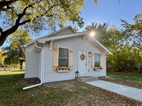 438 Yates Ave, Minden, NE 68959