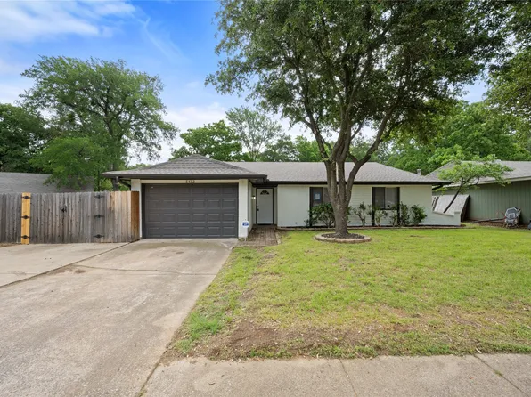 5432 Kings Manor Dr, Lake Dallas, TX 75065