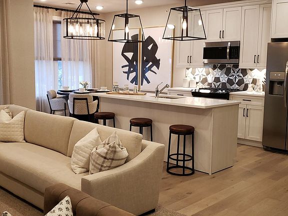 3rd image of 5 Atlantic Ave #2ZBKPQ
