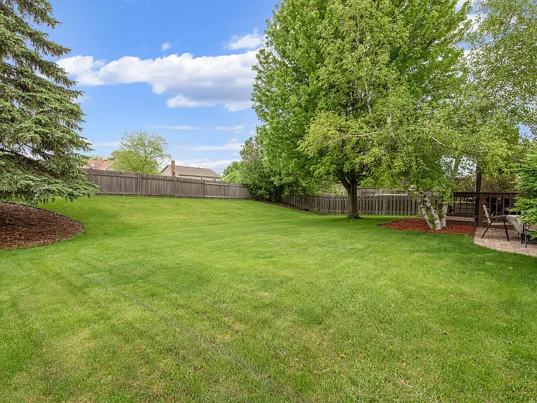 770 Waterford Ct — Photo 18
