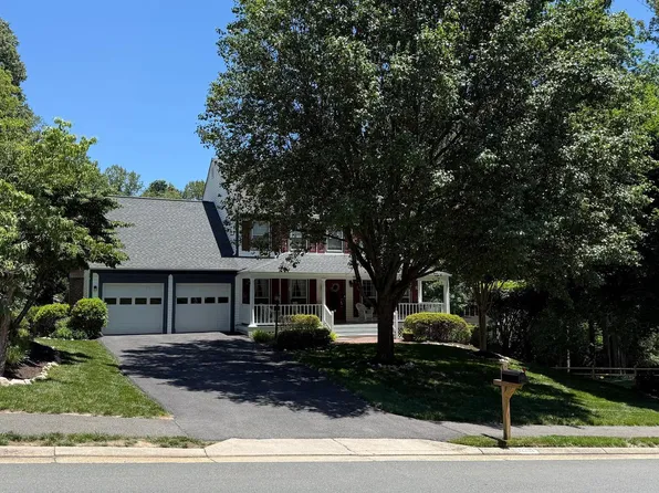 12207 Knightsbridge Dr, Woodbridge, VA 22192