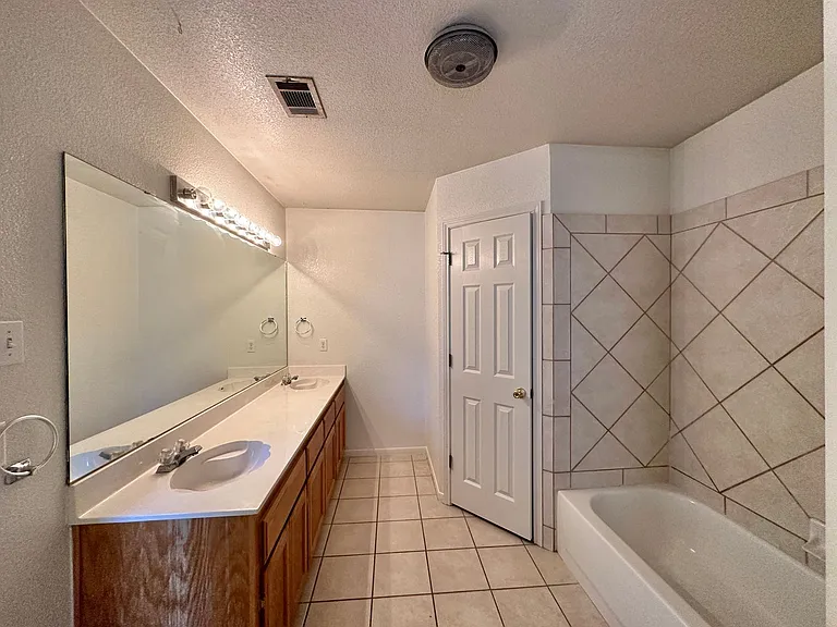 2208 Jay Dr — Photo 14