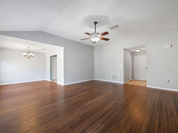 8751 Faye Ct, Navarre, FL 32566
